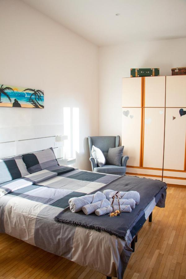 Number 3 Charming Appartment Old Town Parma Esterno foto