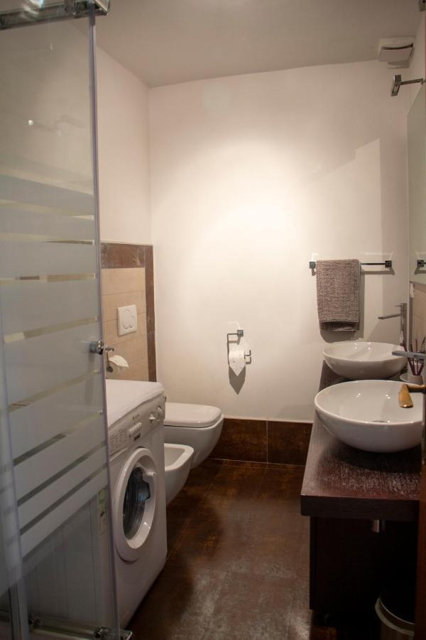 Number 3 Charming Appartment Old Town Parma Esterno foto
