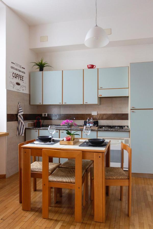 Number 3 Charming Appartment Old Town Parma Esterno foto